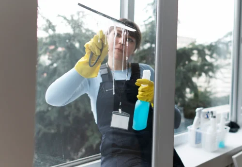Nettoyage de vitres intérieures et extérieures à Simard